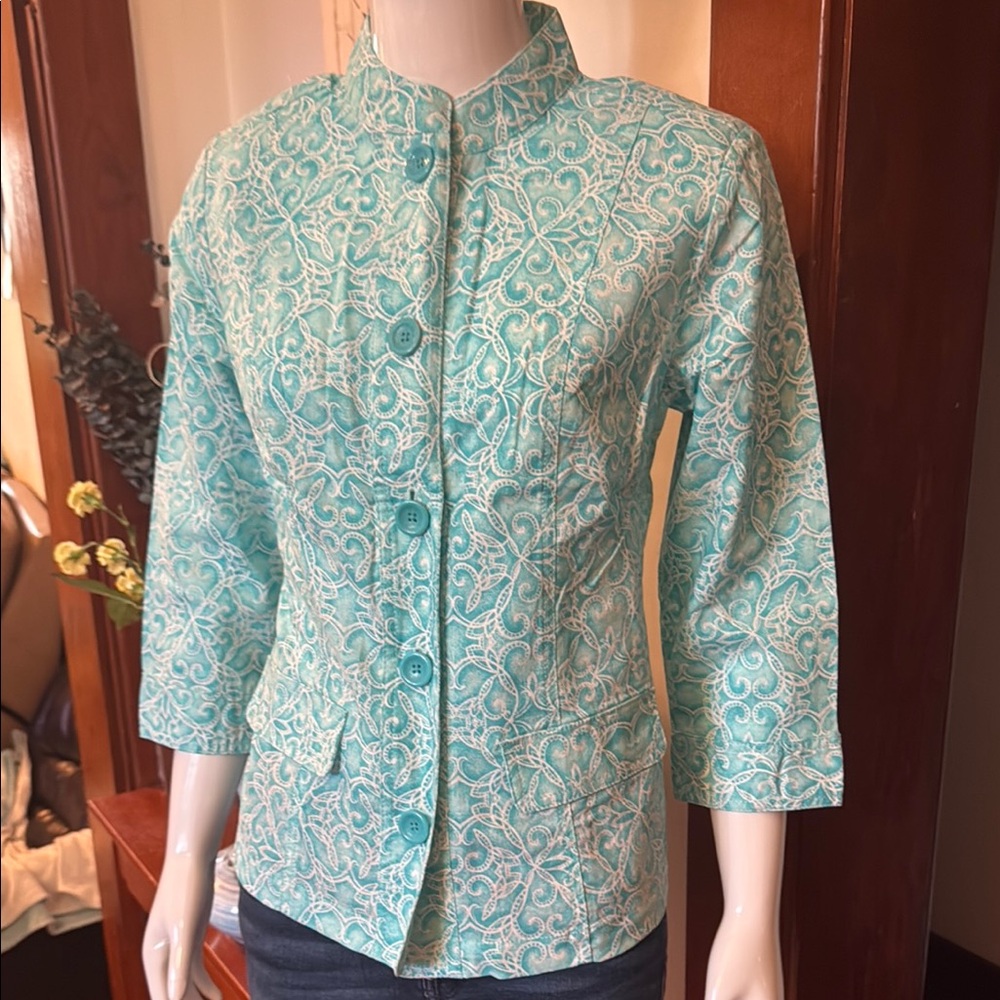 NWT northern reflections size small Turquoise Patterned Button-Up blouse/jacket